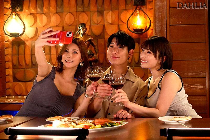 【中出し 美乃すずめ】妻の大親友がナイトプールで逆NTR『脱いだらモデル級のビキニ姿に興奮して勃起しているのがバレて…笑顔の誘惑に我慢できず何度も浮気中出ししちゃいました。』 美乃すずめ｜1dldss00389