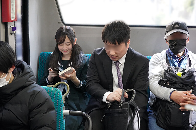 【中出し 】目を覚ましたら、隣の女子校生が俺の疲れマラを優しくフェラしてくれてた。｜1piyo00171