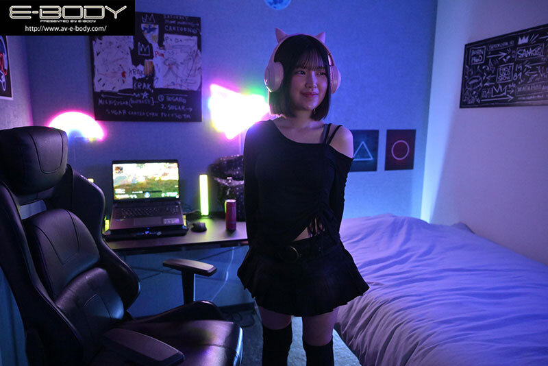 【巨乳フェチ 中山みずき】e-スポーツ全国ベスト8の美少女プロゲーマー 脱いだらまさかのチート級ロリGcup巨乳 AVモード突入デビュー 中山みずき｜ebwh00275