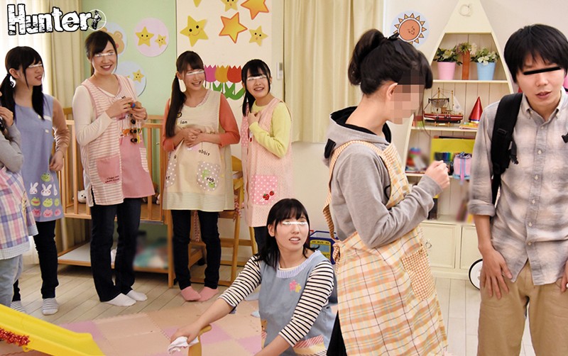 【巨乳 】ストレスが溜まりまくる保育士は超性欲旺盛で欲求不満のヤリマン巨乳女子だらけだった！用事があって姉が働く保育園に行ったら、保育時間が終わっても残業している保育士さんたちが妙にチラチラとボクを見てくる。姉がいなくなった途端…｜hunta00311