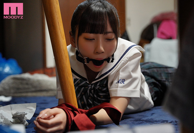 【淫乱・ハード系 七沢みあ】「みあちゃんに彼氏が出来たなんて…」 10年分の片思いが爆発する隣人の異常性欲オヤジが媚薬でキメセク監禁 ゴミ部屋で汗だく失禁いいなり同棲させられた3日間 七沢みあ｜midv00032