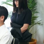 【原作コラボ 】1000円カットのおネエさんにスいてもらう本。2 実写版 原作 越山弱衰 シリーズ累計11万部売上肉感200％コミック待望の実写化第2弾！｜mimk00089