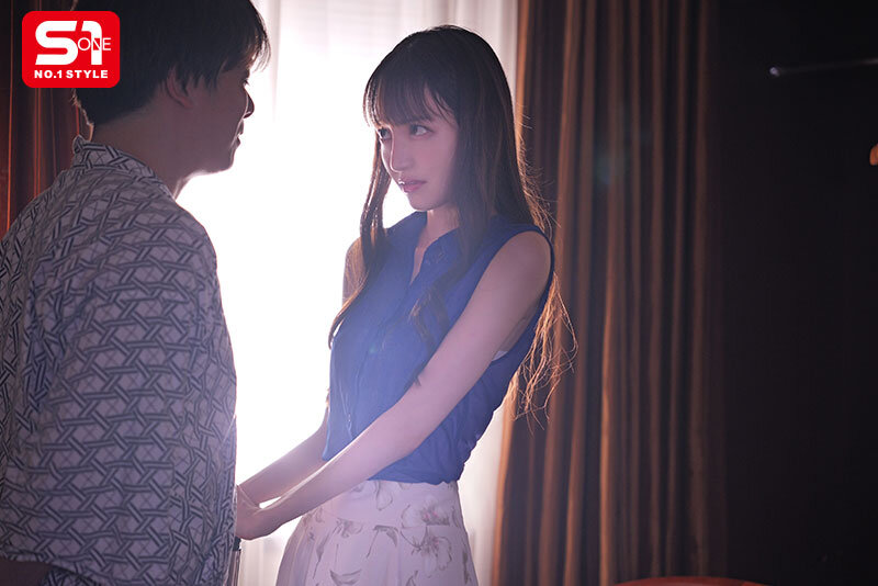 【スレンダー 石田佳蓮】ロケ先で軽蔑している中年セクハラプロデューサーとまさか相部屋に… 朝まで続く絶倫性交に不覚にも感じてしまった地上波アイドル 石田佳蓮｜sone00613