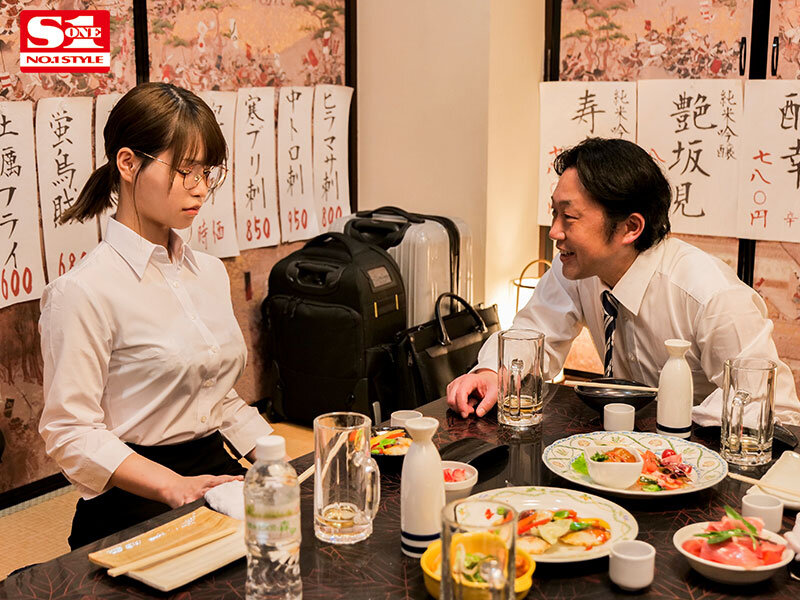 【イラマチオ 日向かえで】大嫌いなセクハラ部長に仕組まれた出張先相部屋…エロ垢バレたいいなり巨乳新人OLは不覚にもイキまくる。 日向かえで｜ssis00770